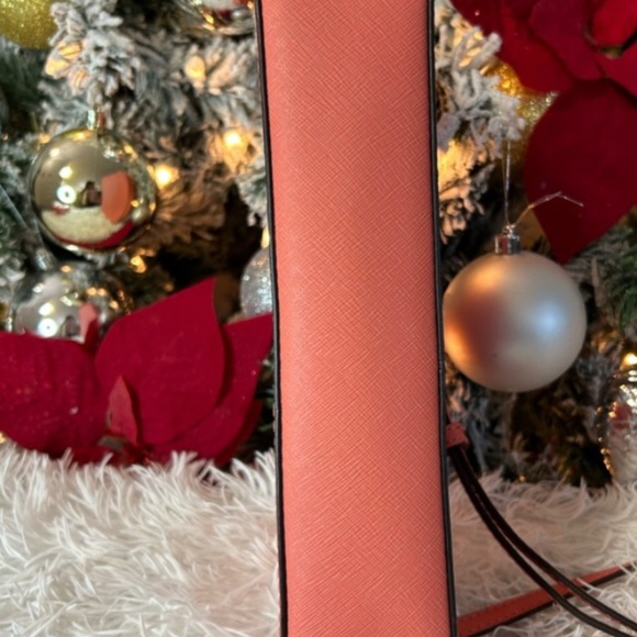 Like new Authentic Michael Kors Crossbody bag - Picture 5 of 9